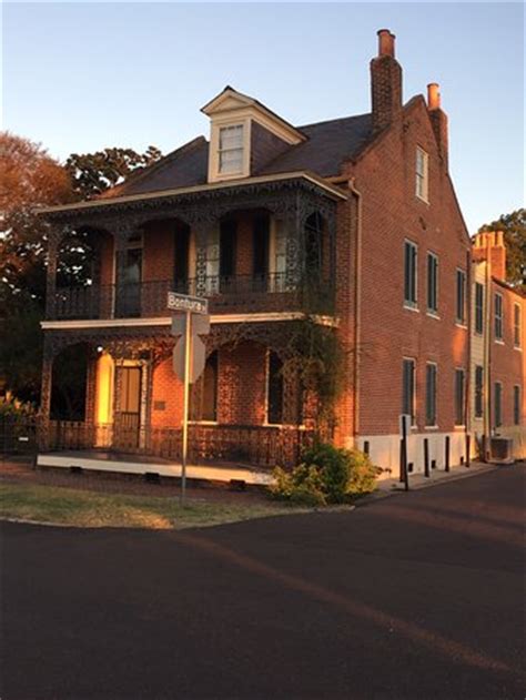 visitor center natchez mississippi.